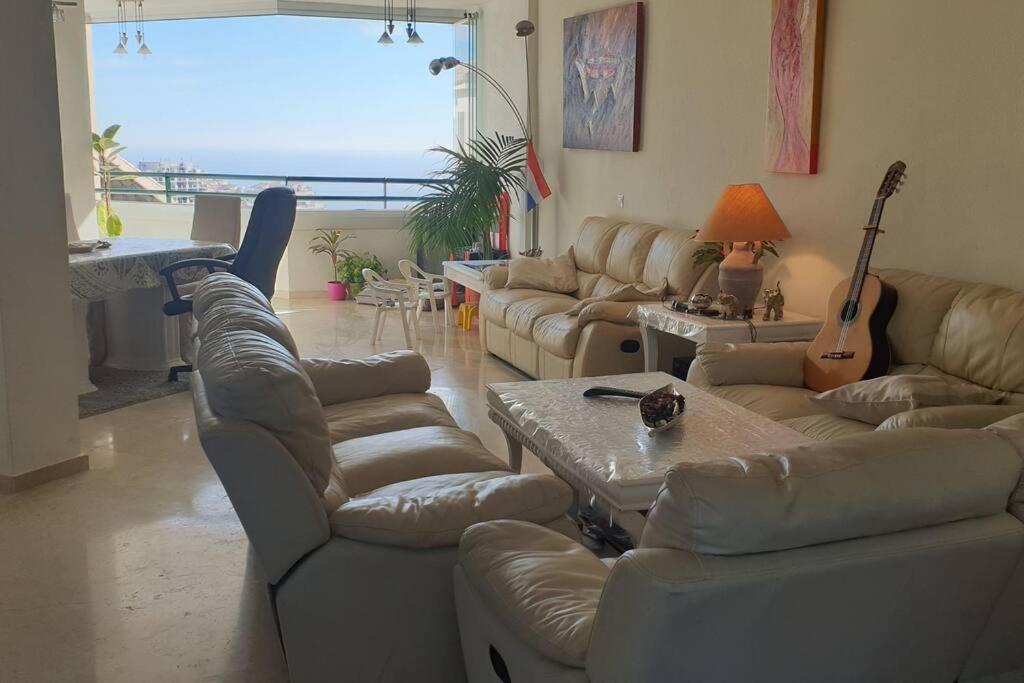Ferienwohnung Luxury Penthouse With Sea&Mountain Views & Hot Tub - Tranquility & Rest Benalmádena Exterior foto