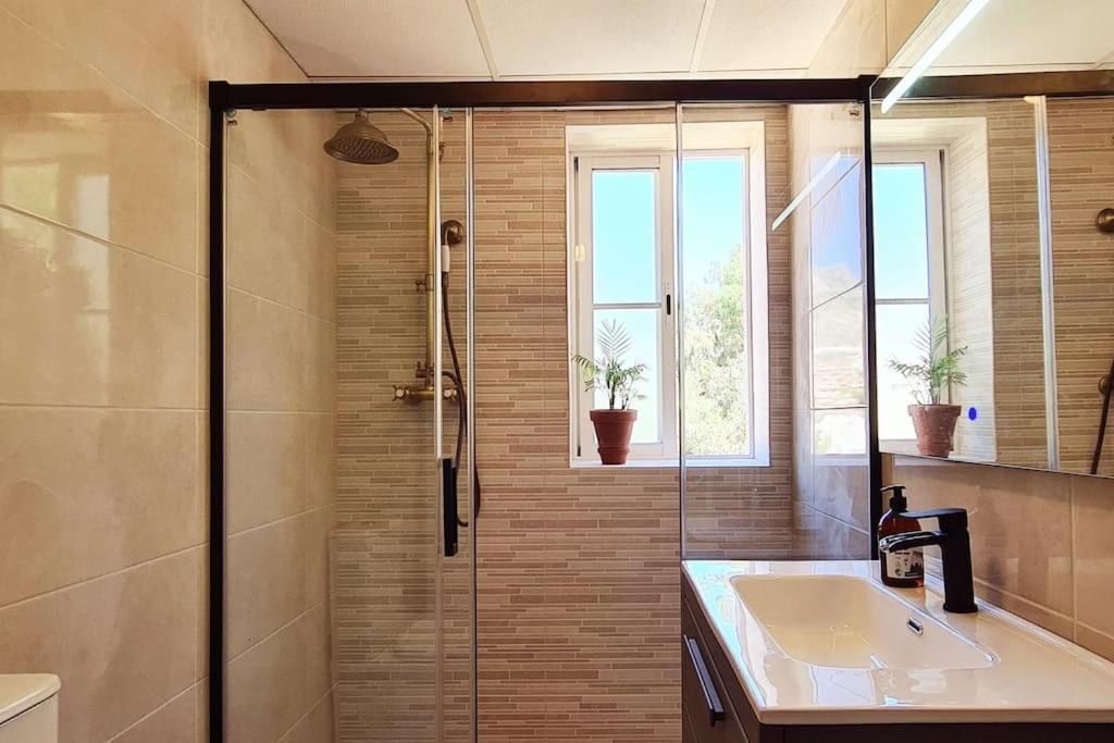 Ferienwohnung Luxury Penthouse With Sea&Mountain Views & Hot Tub - Tranquility & Rest Benalmádena Exterior foto